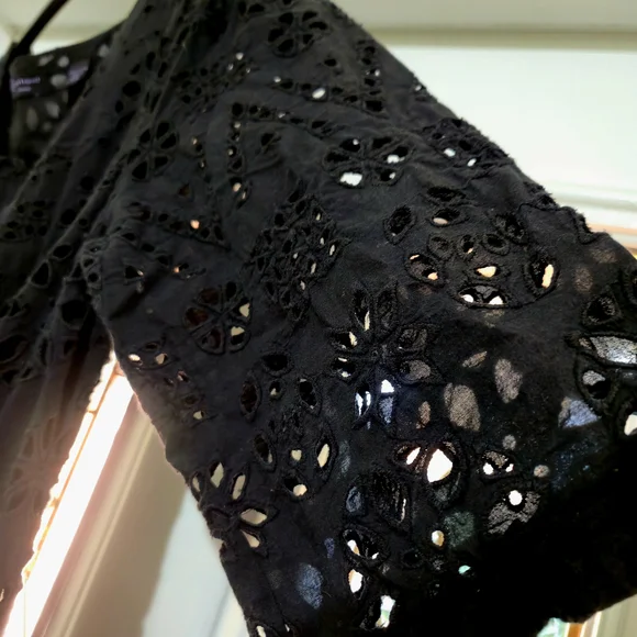 18W Black Eyelet Top - Picture 5 of 5